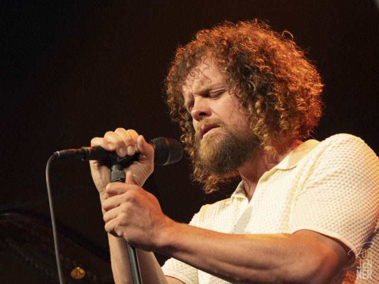 Jan van Duikeren en Marcel Veenendaal samen op jazzpodium