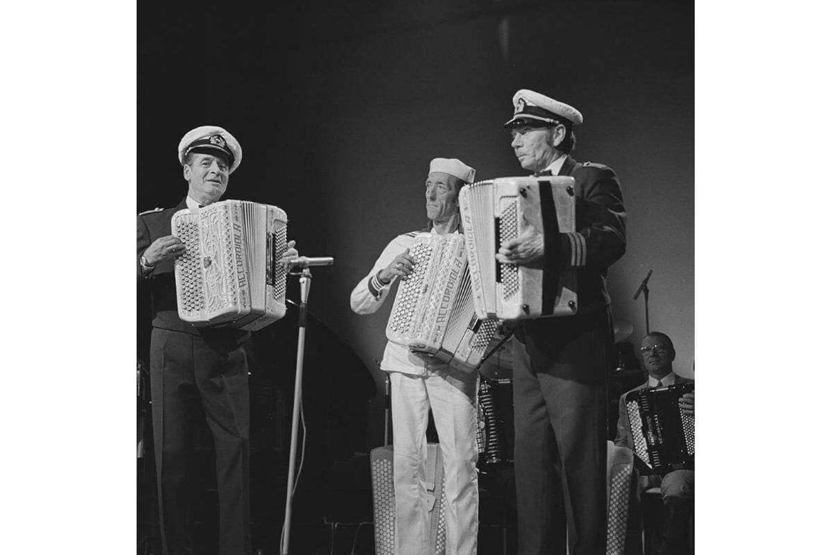 The Three Jacksons met Jaap Valkhoff-ps