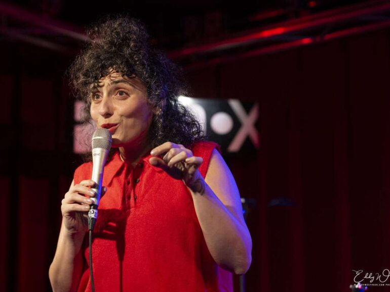 Sanem Kalfa’s Televizyon zapt tussen zenderruis en ziel