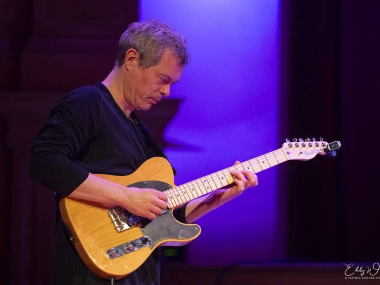 Fluisterende klanken onder een achthoekig gewelf met Jakob Bro