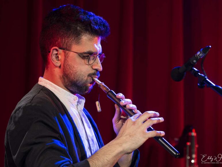 Geuren van thuis, klanken van verlangen: Almaghoot Quintet betovert Paradox