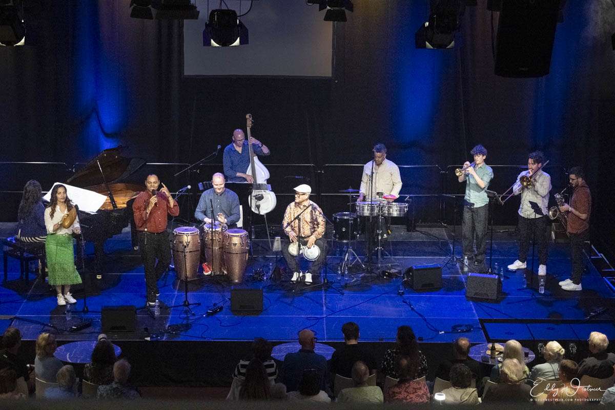 Steven Brezet World Traveler Salsa Group
