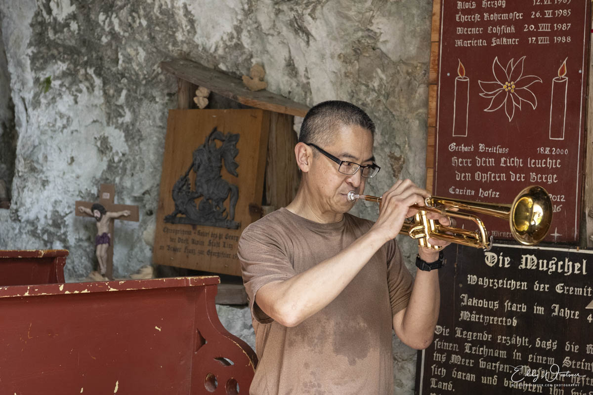 Cuong Vu speelt even in