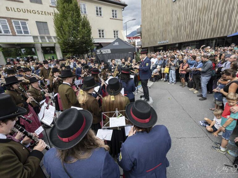 Jazz tussen blaaskapel en rode loper